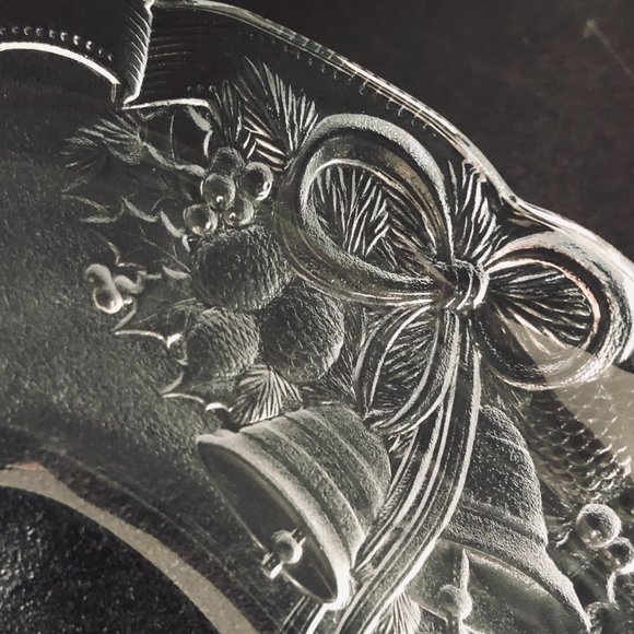 VINTAGE Mikasa "Holiday Bells" Crystal 10" Oval Serving Bowl NWT - Picture 3 of 5